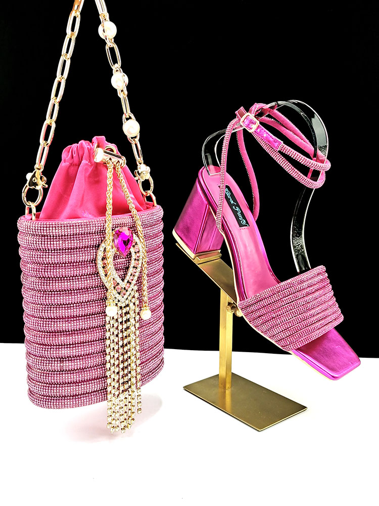 Sandalias y bolso para mujer,  - Wedding Vendor reseña y precio