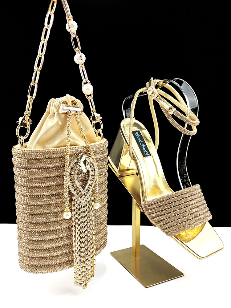 Sandalias y bolso para mujer,  - Wedding Vendor reseña y precio